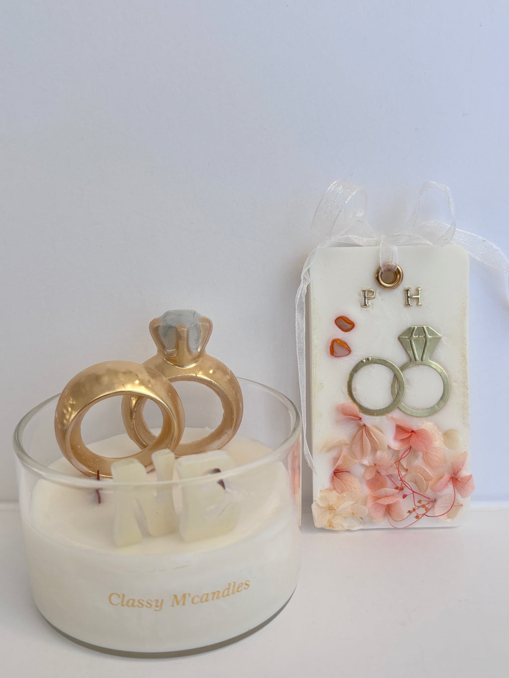 Two Hearts
Gift Box